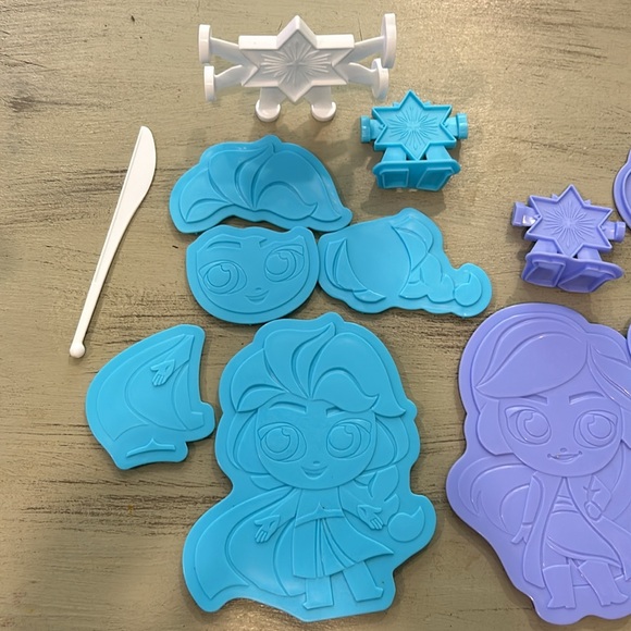 Disney frozen 2 play-Doh stampers - Picture 3 of 3